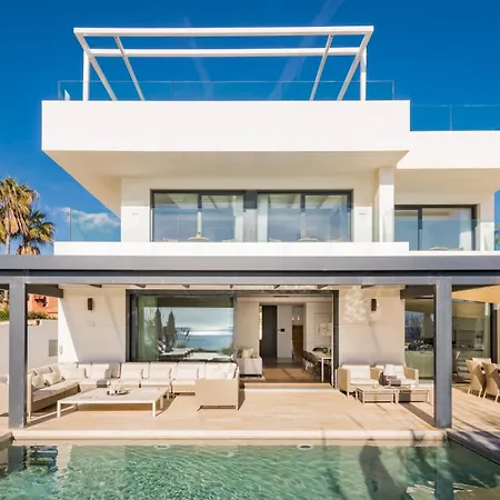 Frontline 6 Bdrm Luxury W Access Marbella