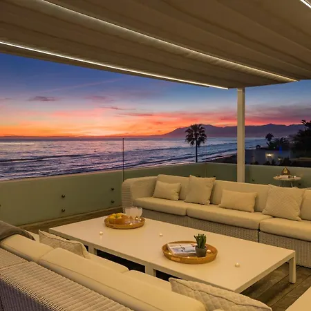 Frontline 6 Bdrm Luxury W Access Lejlighed Marbella