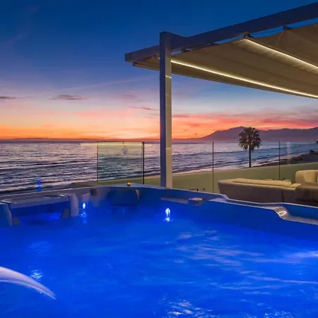 Frontline 6 Bdrm Luxury W Access Lejlighed Marbella