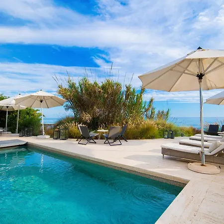 Frontline 6 Bdrm Luxury W Access Apartment *