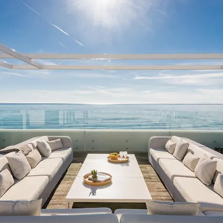 Frontline 6 Bdrm Luxury W Access Марбелья