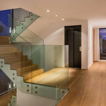 Frontline 6 Bdrm Luxury W Access * Марбелья