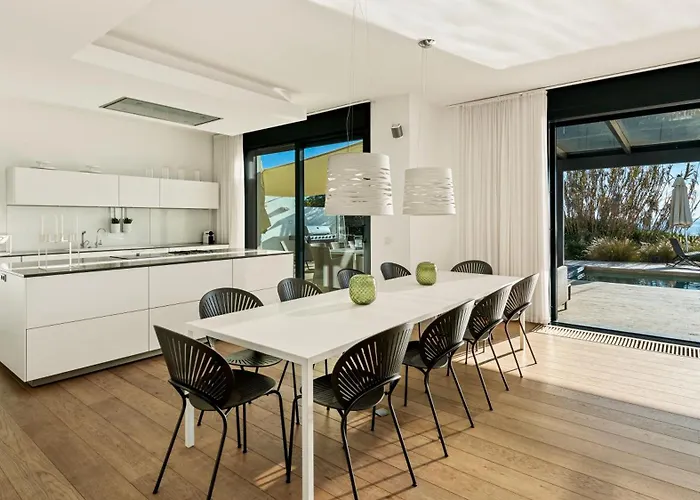 Frontline 6 Bdrm Luxury W Access 公寓